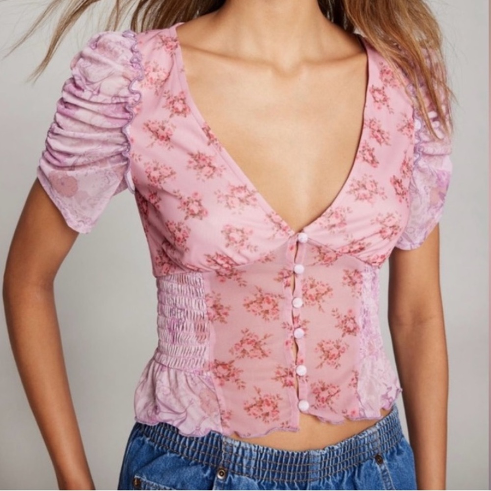 🟤NWT KIMCHI BLUE Hollie Puff Sleeve Ruffled Blouse in Pink Floral Print